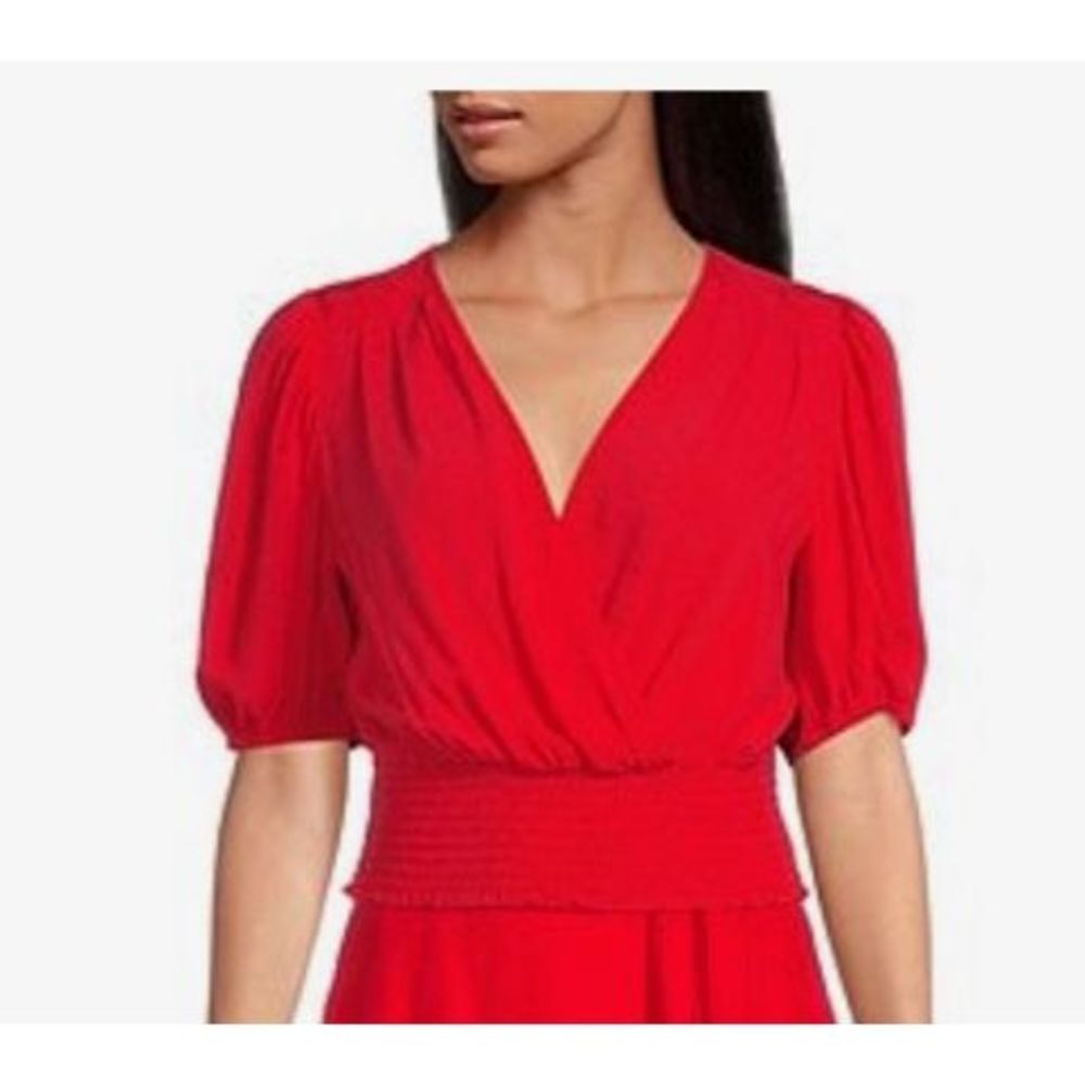 Gianni Bini Woven Short Sleeve Surplice V-Neck Smocked Cropped Blouse bright red